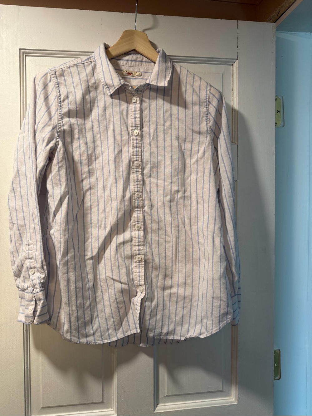 Faherty White Button-Down Shirt with Light Blue Stripes
